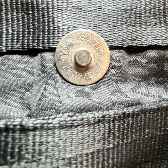 Harveys Black Woven Shoulder Bag - Picture 7 of 13